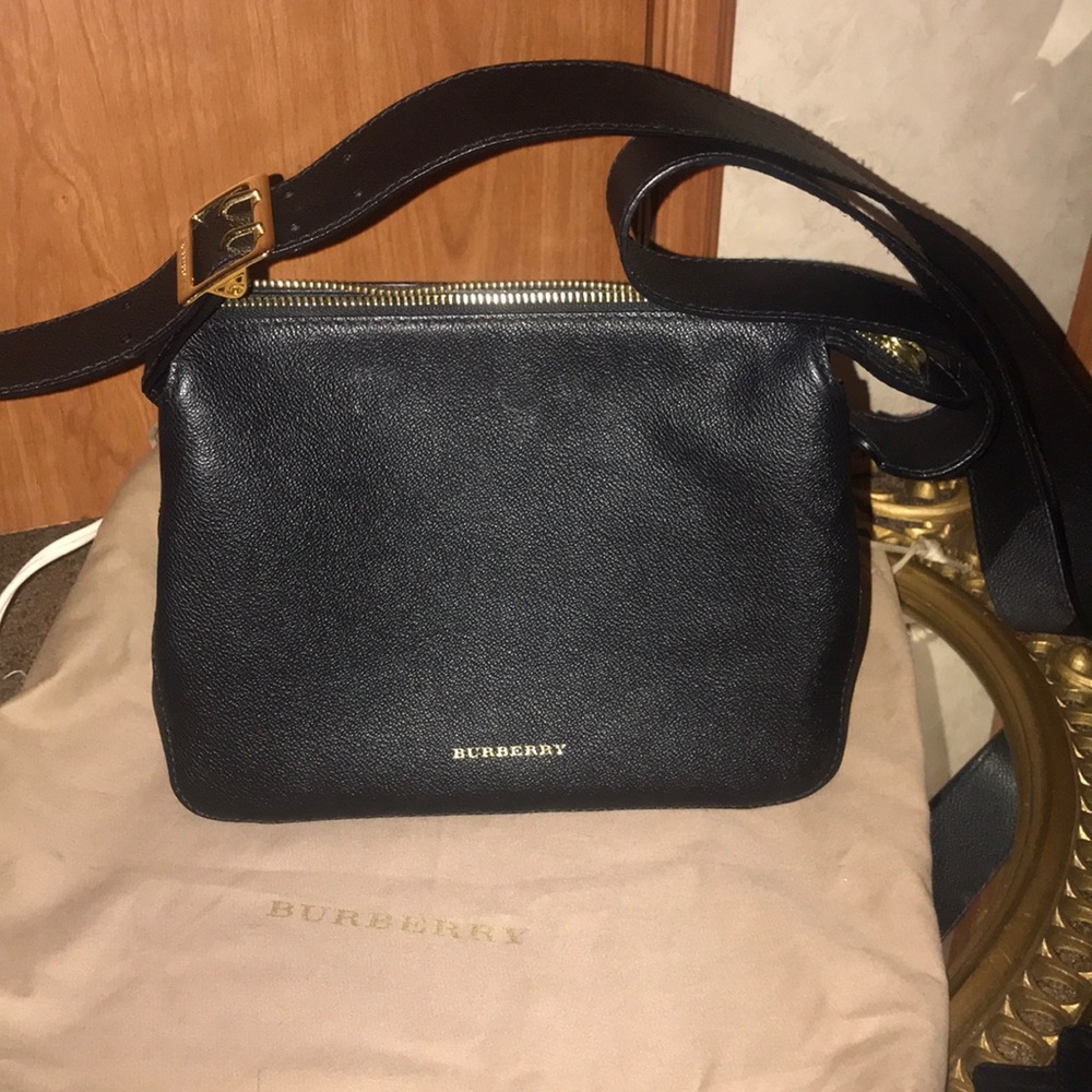Black n gold Burberry side shoulder